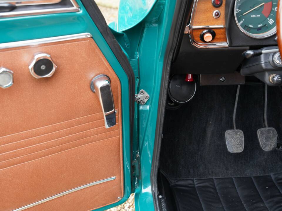 Bild 29/50 von Alfa Romeo Giulia 1300 TI (1972)