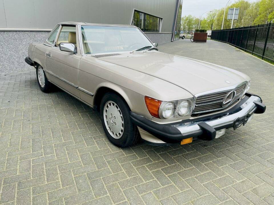 Bild 4/36 von Mercedes-Benz 560 SL (1989)