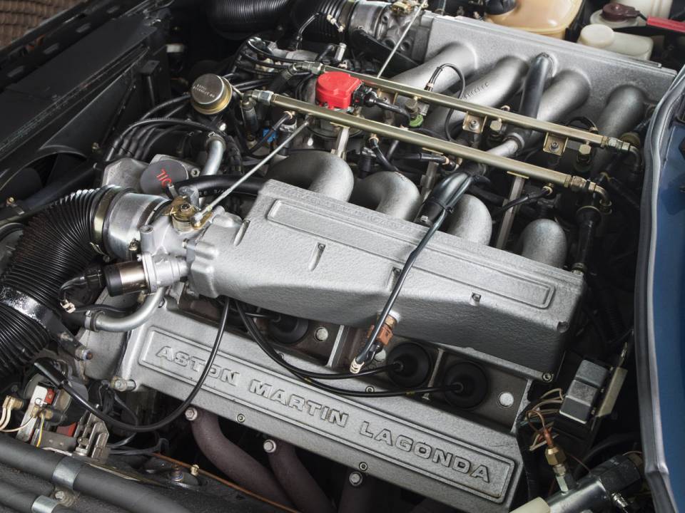 Imagen 23/25 de Aston Martin V8 Zagato Volante (1989)