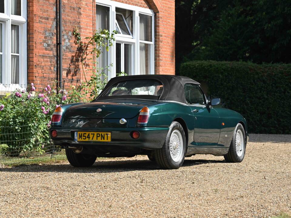 Bild 26/50 von MG RV8 (1995)