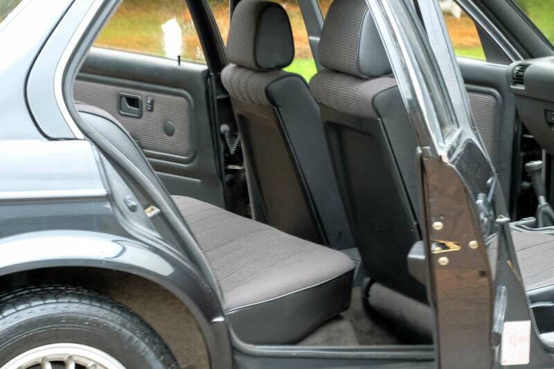 Immagine 47/50 di BMW 320i (1986)