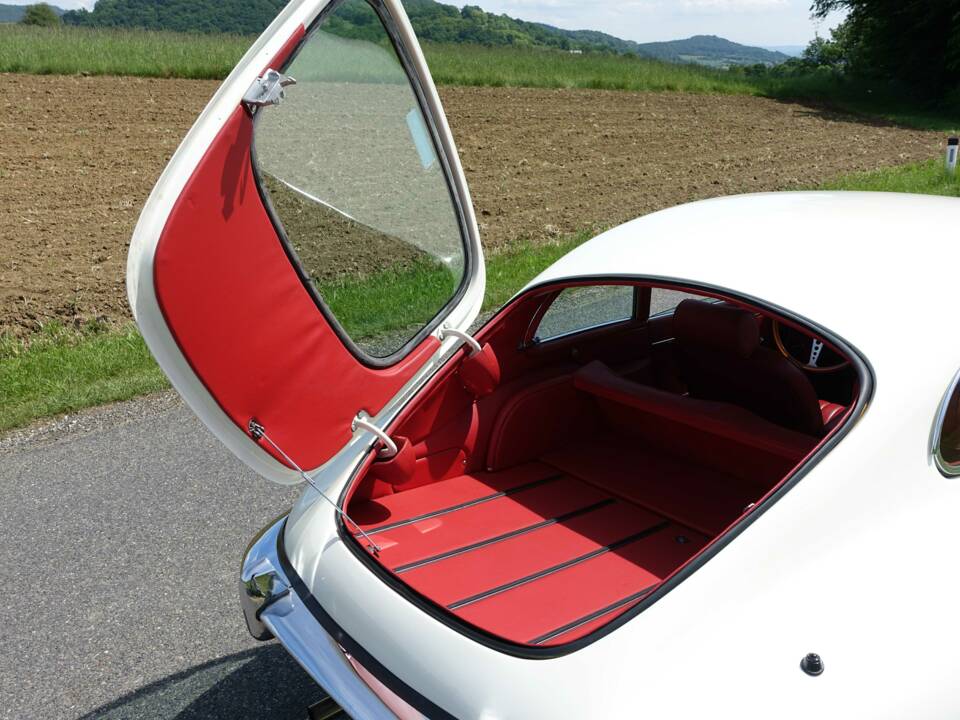 Image 27/39 de Jaguar XK-E (2+2) (1970)