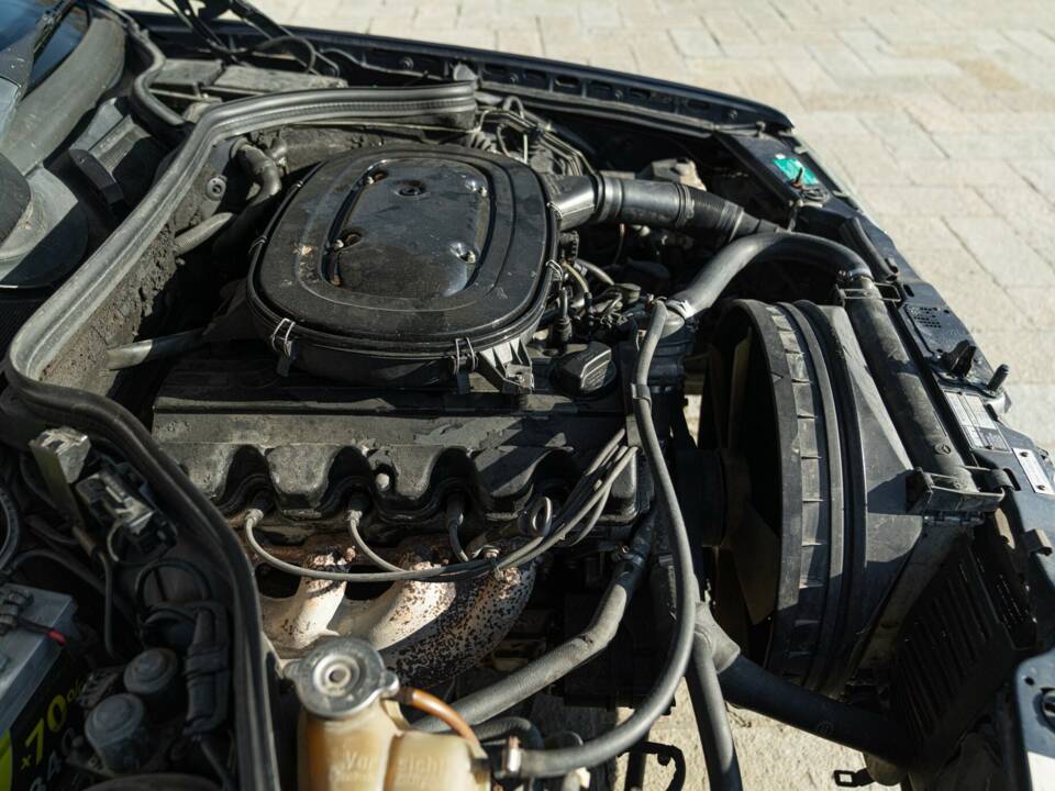 Bild 50/50 von Mercedes-Benz 200 CE (1992)