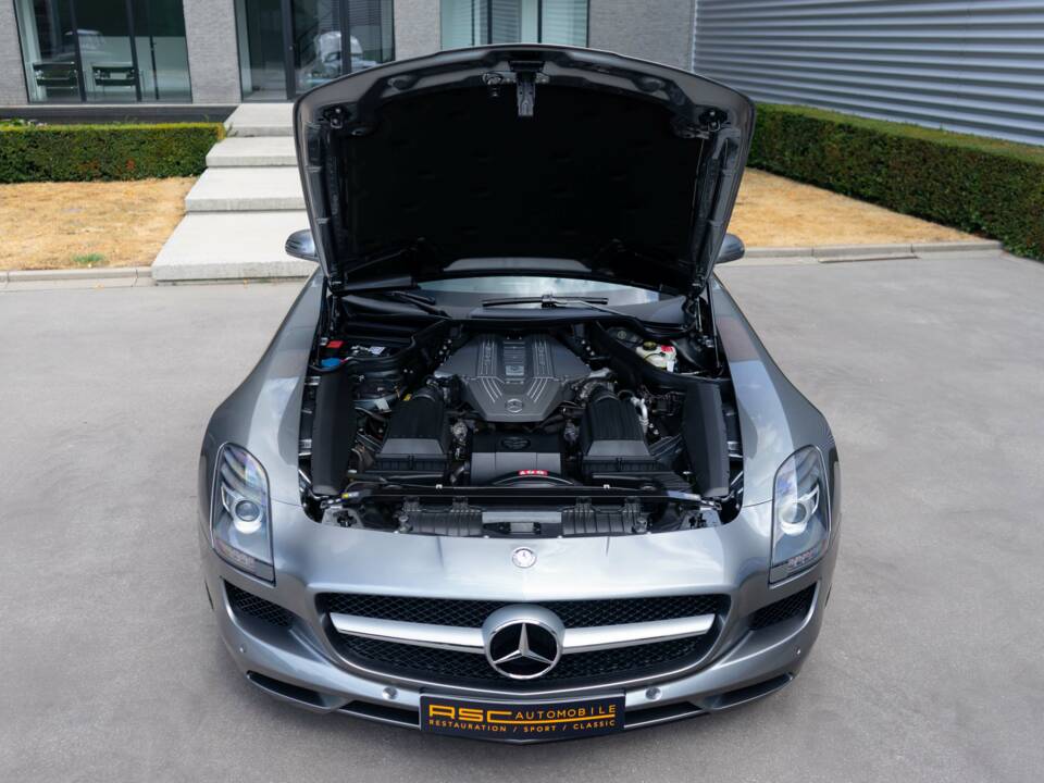 Image 20/21 of Mercedes-Benz SLS AMG Roadster (2012)