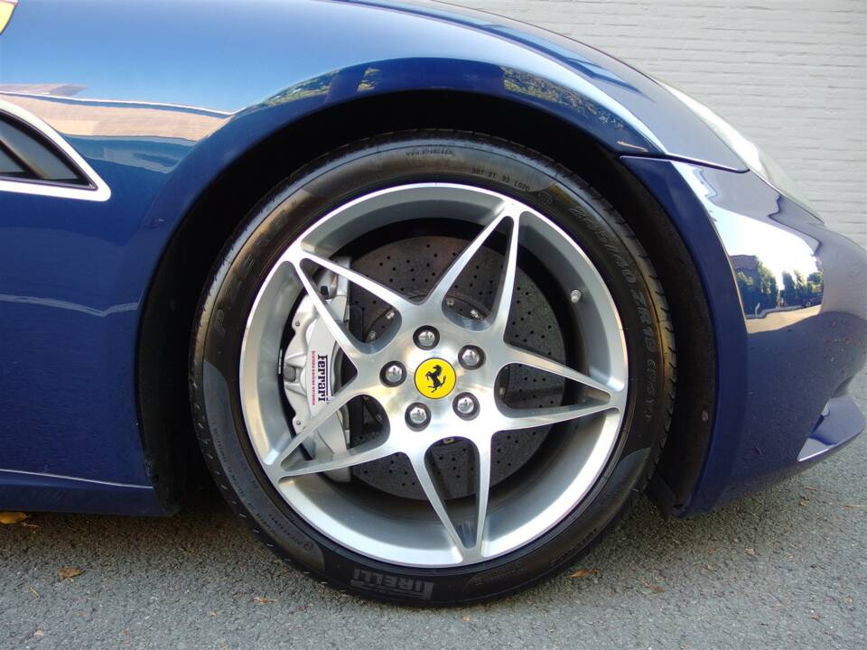 Bild 46/99 von Ferrari California (2009)