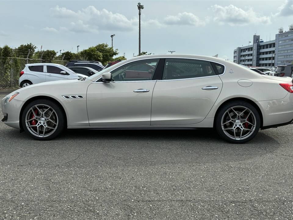 Image 4/54 of Maserati Quattroporte GTS (2015)