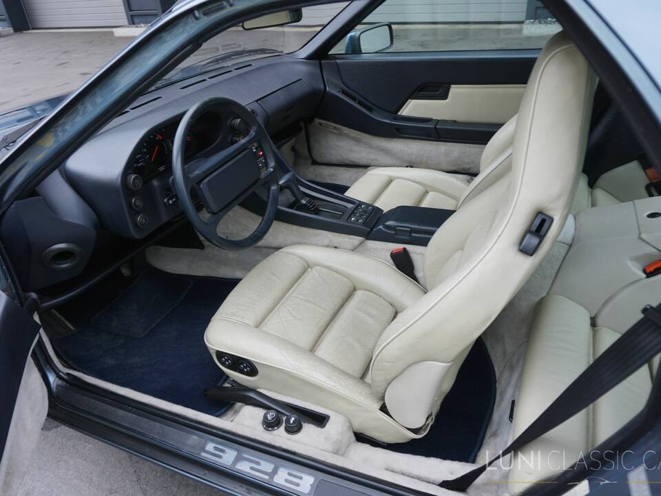Immagine 32/46 di Porsche 928 S4 (1988)
