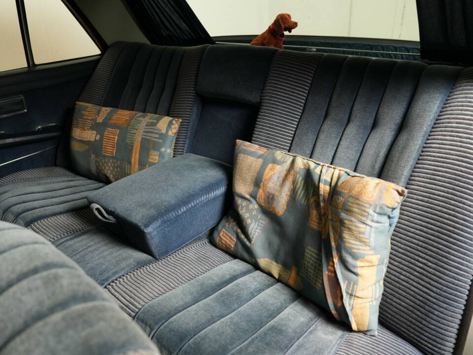 Bild 4/35 von Mercedes-Benz 280 SEL 3,5 (1972)