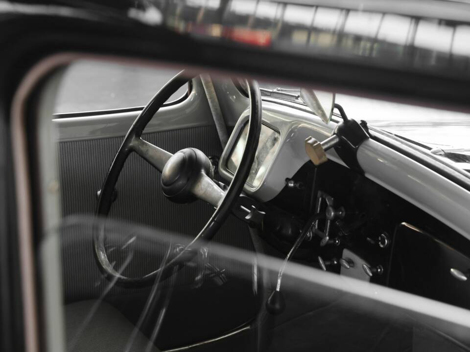 Image 35/50 of Citroën Traction Avant 11 BL (1953)