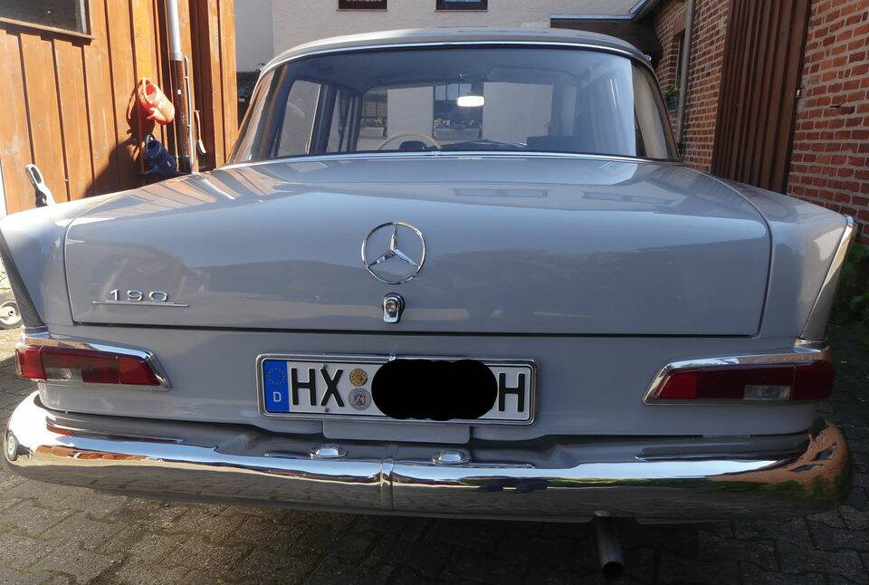 Image 6/8 of Mercedes-Benz 190 c (1965)