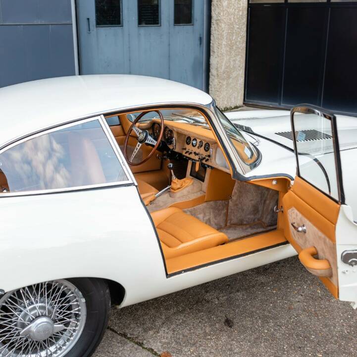 Bild 15/29 von Jaguar E-Type 4.2 (1965)