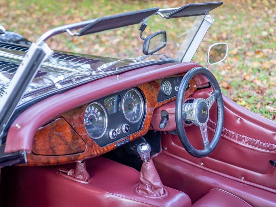 Image 8/11 de Morgan Roadster V6 (2016)