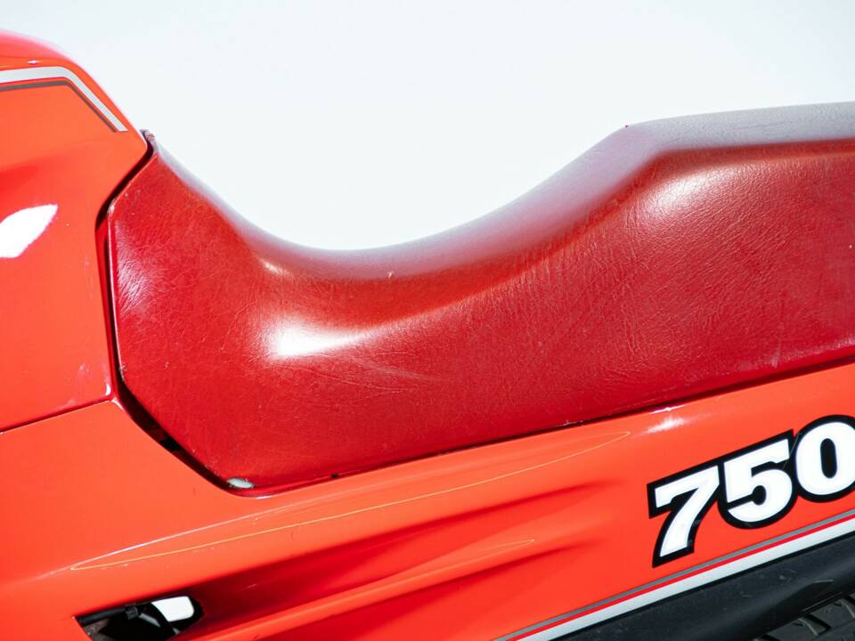 Bild 16/50 von Ducati 750 Paso (1987)