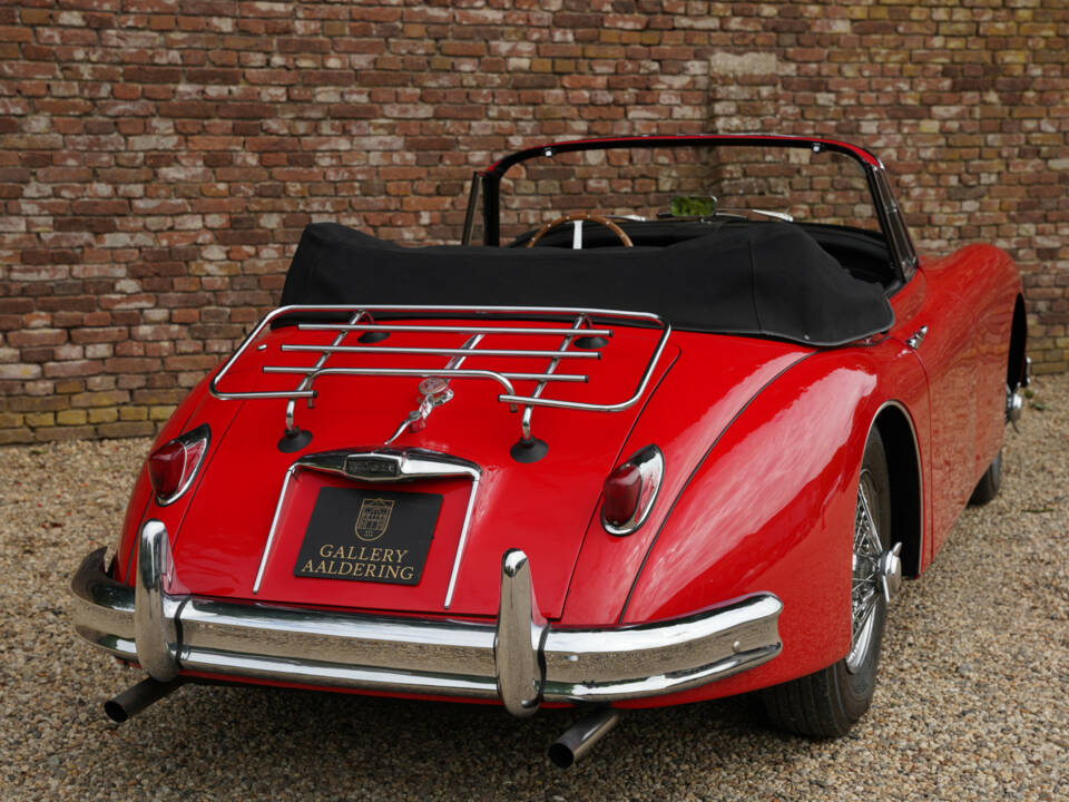 Image 22/50 of Jaguar XK 150 DHC (1960)