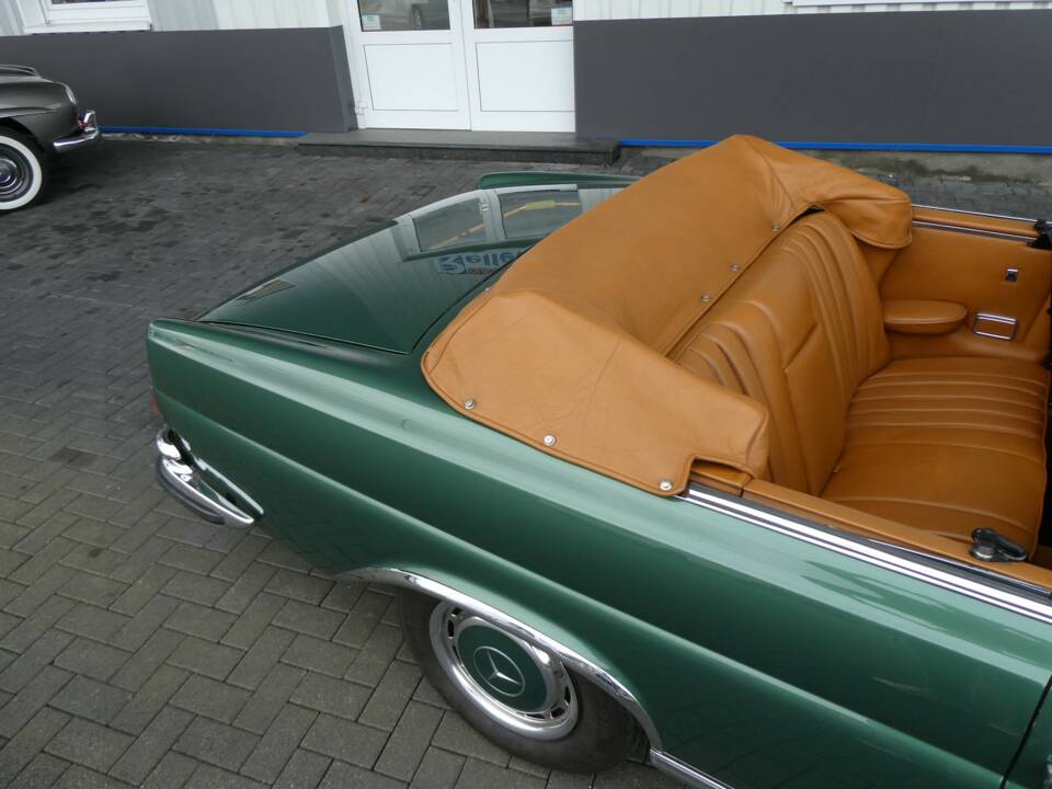 Afbeelding 17/26 van Mercedes-Benz 280 SE 3,5 (1970)