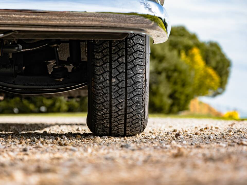 Image 64/86 of Mercedes-Benz 300 SE (1965)