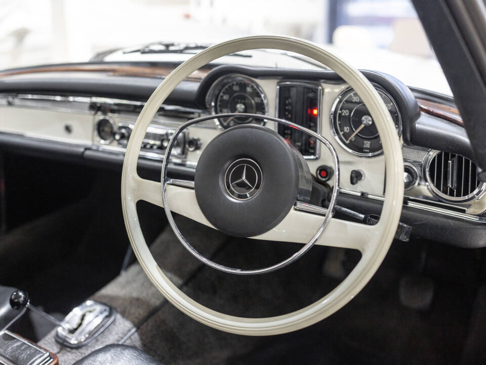 Bild 36/74 von Mercedes-Benz 280 SL (1969)