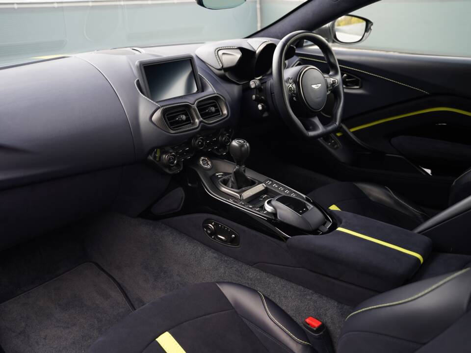 Bild 21/50 von Aston Martin V8 Vantage AMR (2020)
