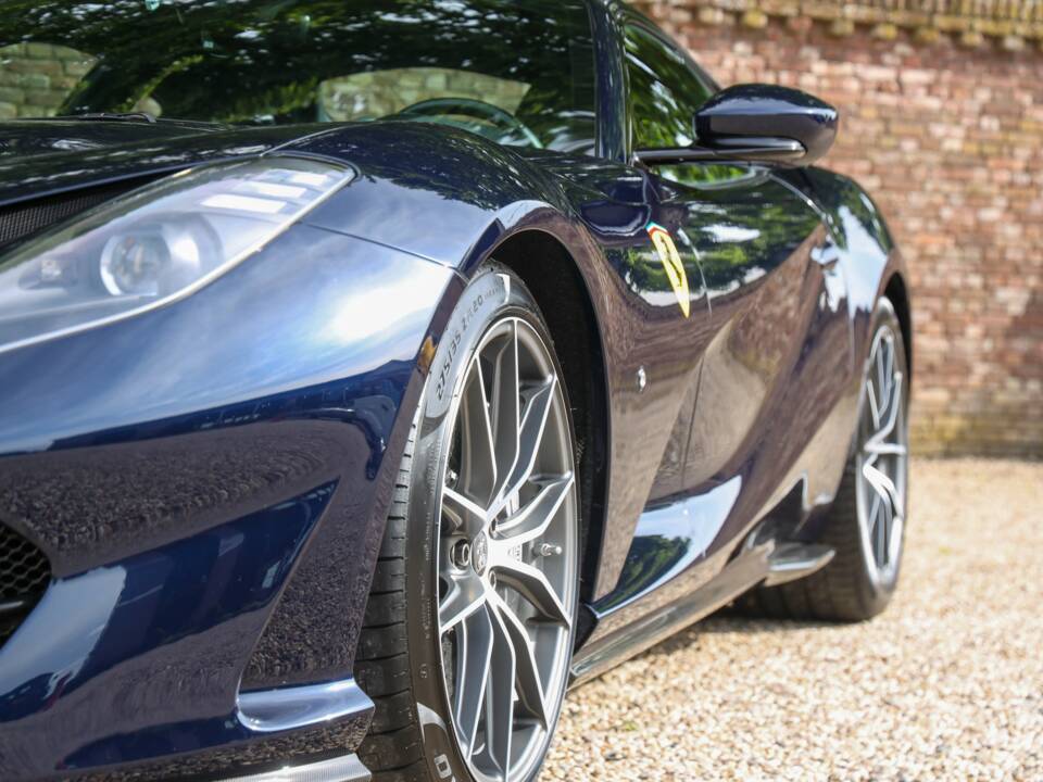 Image 22/50 of Ferrari 812 Superfast (2020)