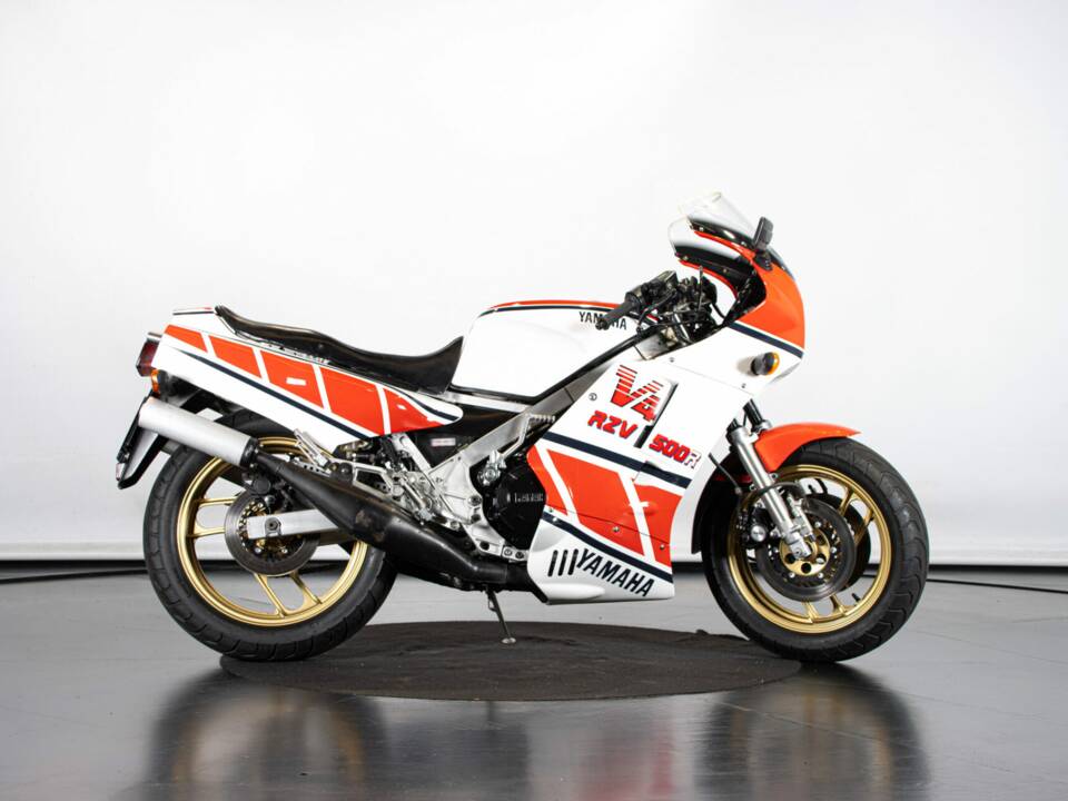 Immagine 5/50 di Yamaha RZV 500 R (1985)