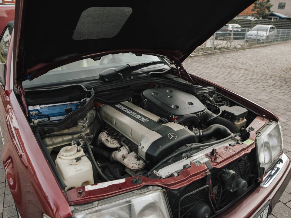 Bild 9/12 von Mercedes-Benz 300 CE-24 (1992)