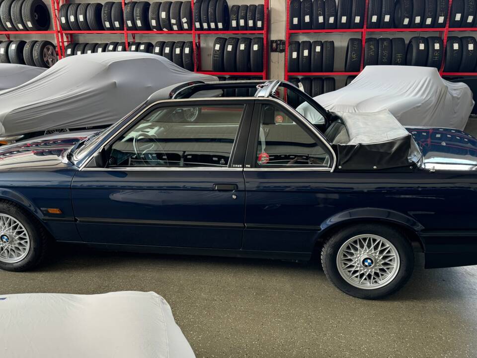 Image 12/19 of BMW 316i Baur TC (1990)