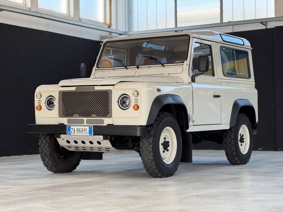Bild 1/61 von Land Rover Defender 90 Td5 (2000)