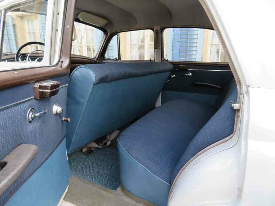 Imagen 8/19 de Mercedes-Benz 180 b (1960)