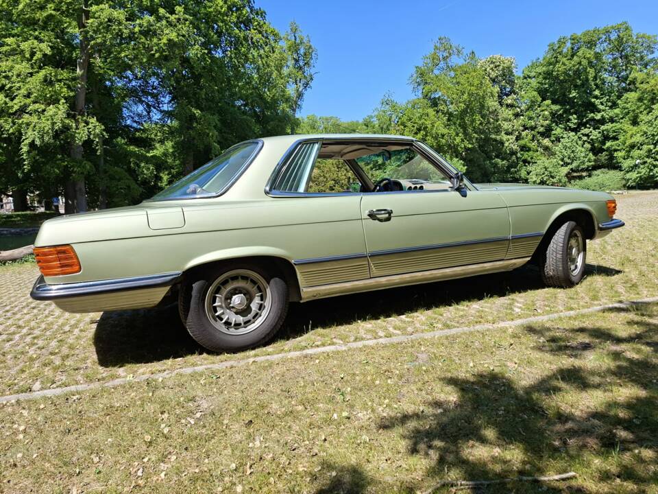 Immagine 4/20 di Mercedes-Benz 350 SLC (1973)