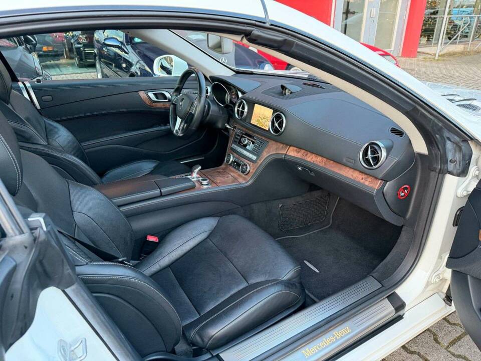 Bild 17/22 von Mercedes-Benz SL 350 (2013)