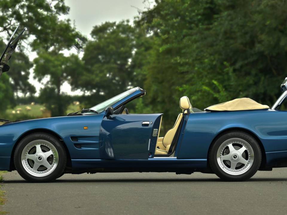 Imagen 10/50 de Aston Martin Virage Volante (1995)