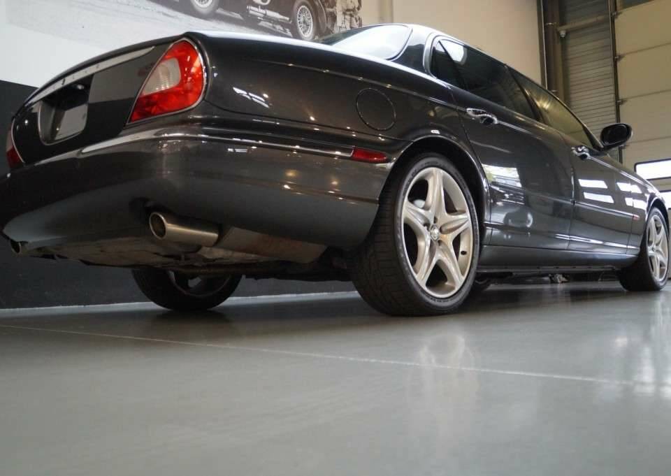 Bild 39/50 von Jaguar XJ 8 4.2 (2005)