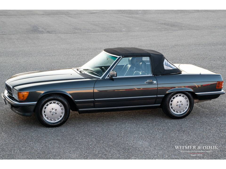 Image 1/32 de Mercedes-Benz 300 SL (1988)
