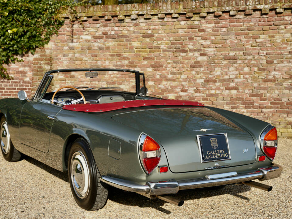 Image 23/50 of Lancia Flaminia GT 2.8 3C Touring (1967)