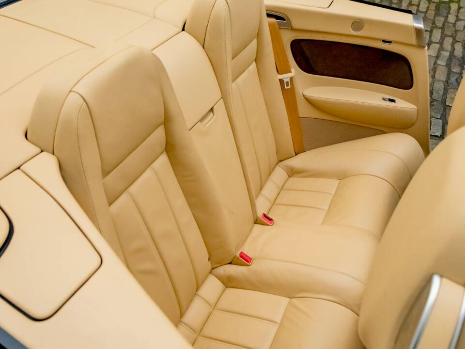 Imagen 22/33 de Bentley Continental GTC (2007)