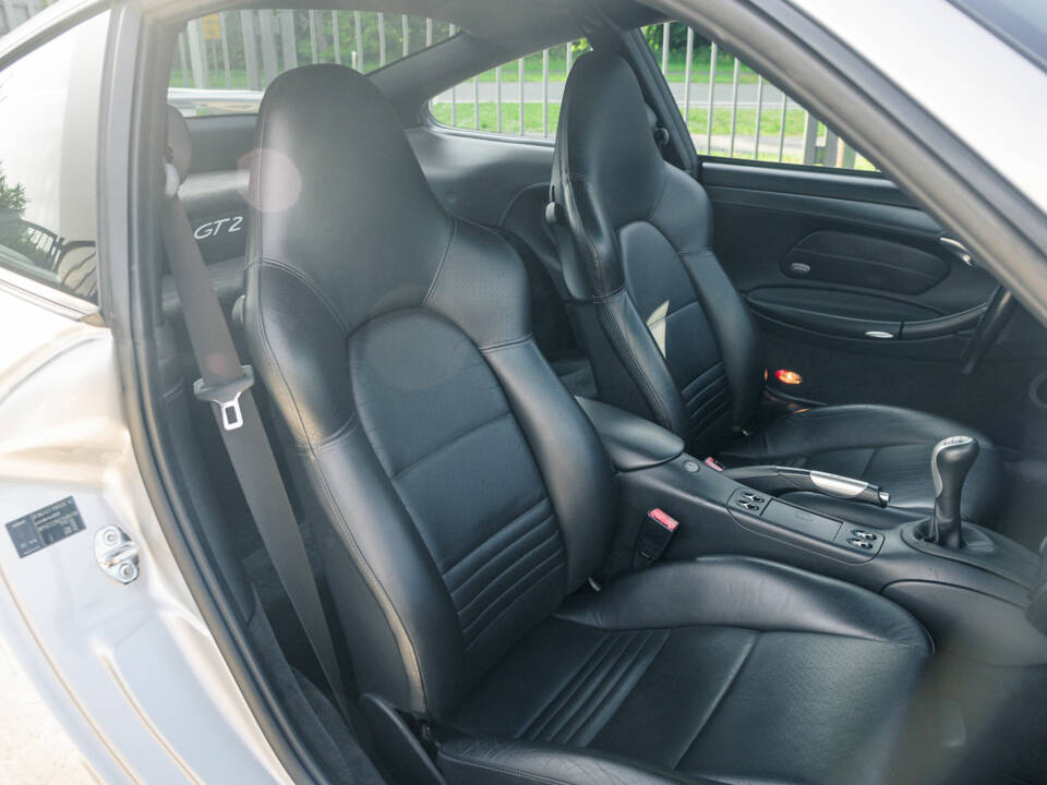 Image 31/51 of Porsche 911 GT2 (2001)