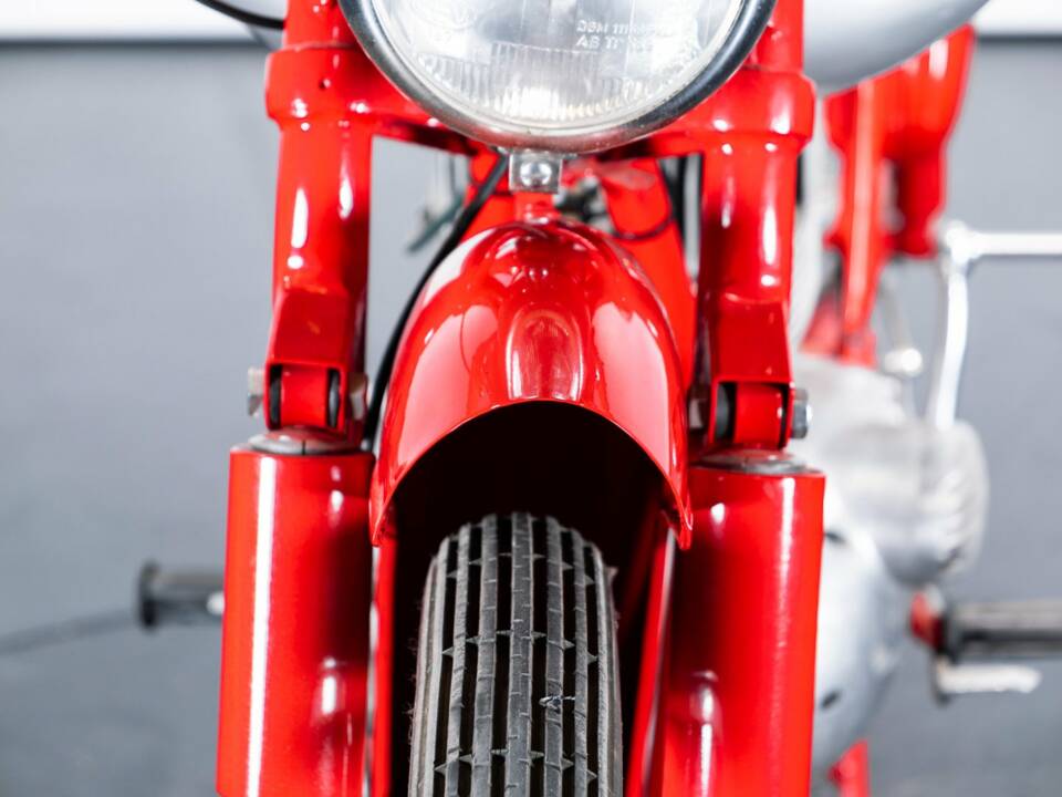 Imagen 25/46 de MV Agusta DUMMY (1957)