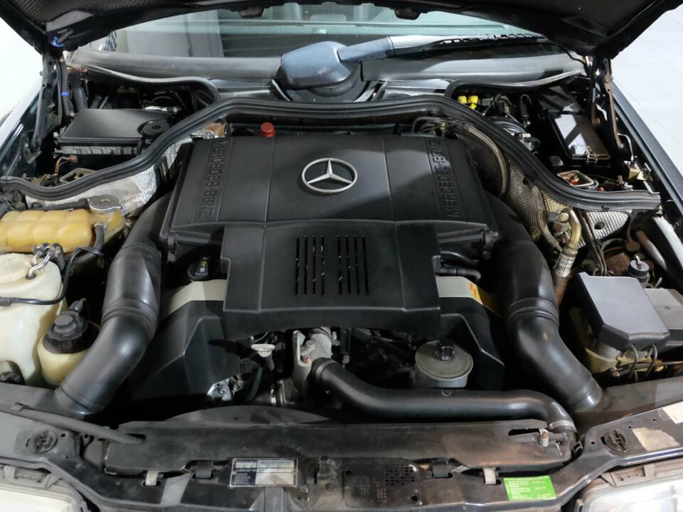 Bild 24/28 von Mercedes-Benz 500 E (1991)