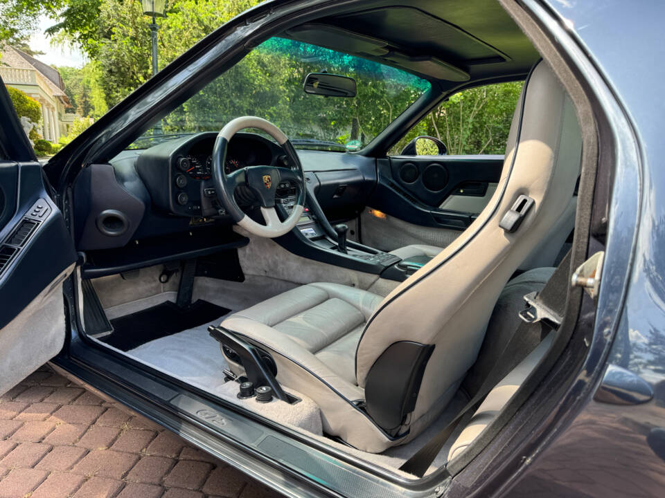 Image 31/77 of Porsche 928 GT (1990)