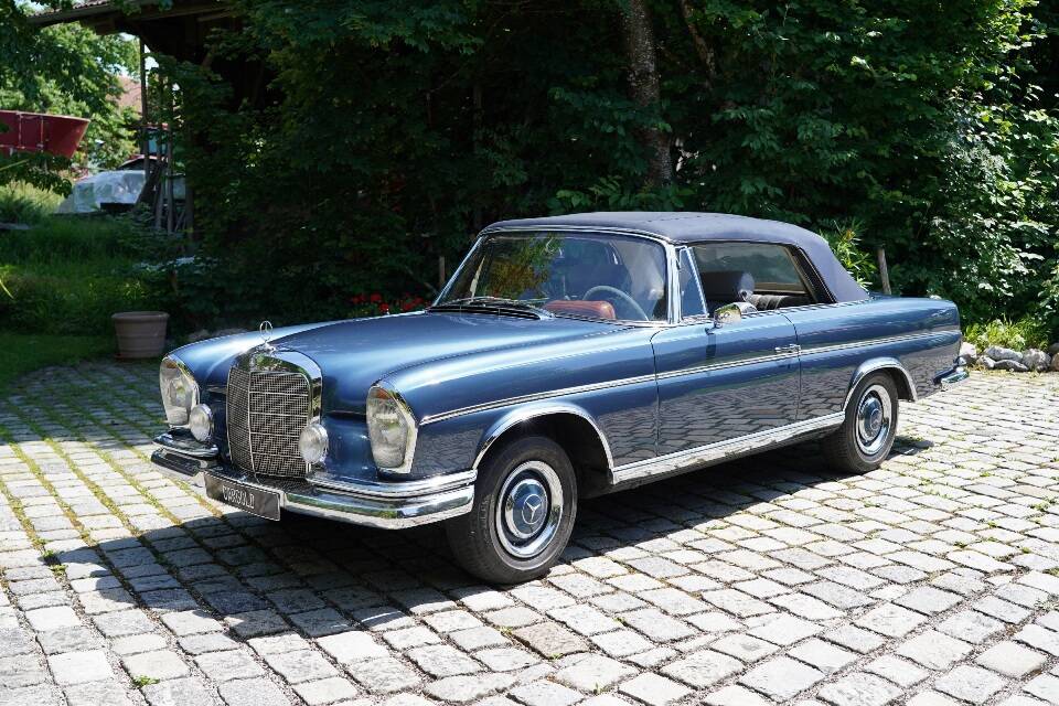 Image 3/13 of Mercedes-Benz 300 SE (1967)