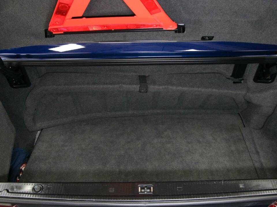 Image 43/49 of Mercedes-Benz SL 500 (2000)