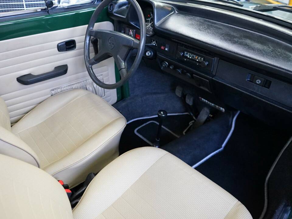 Image 21/53 of Volkswagen Beetle 1303 LS (1978)