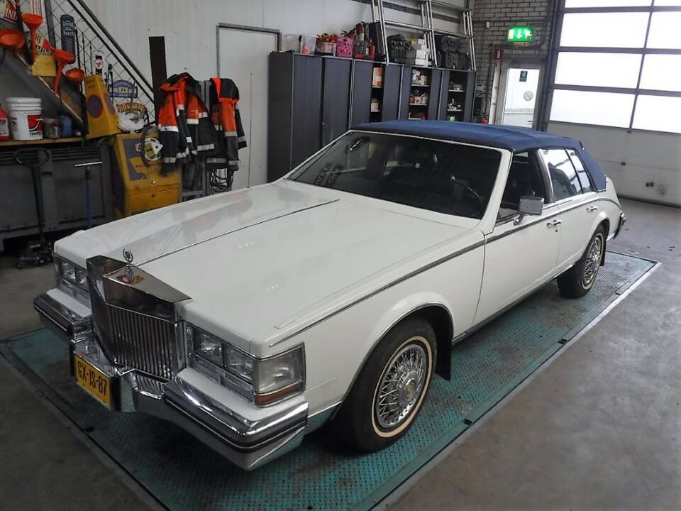 Afbeelding 24/50 van Cadillac Seville Sedan 4.1L (1985)