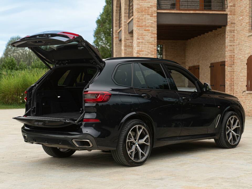 Bild 28/50 von BMW X5 M50d (2019)