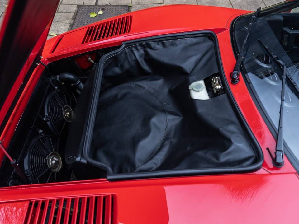 Image 34/38 of Ferrari 288 GTO (1985)