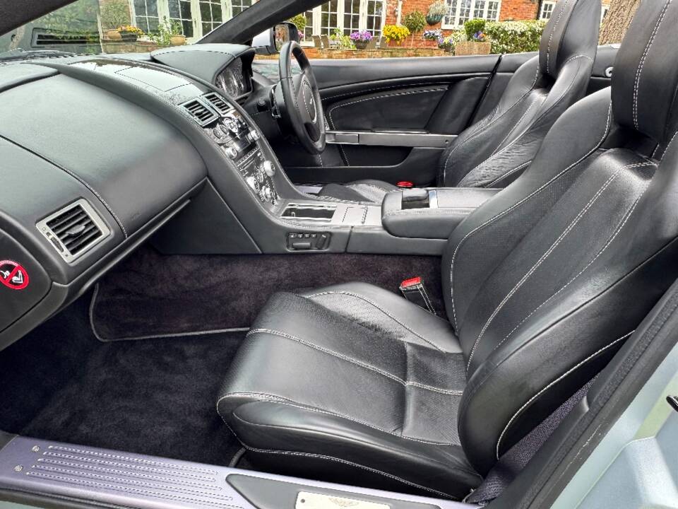 Immagine 21/28 di Aston Martin DB 9 (2009)