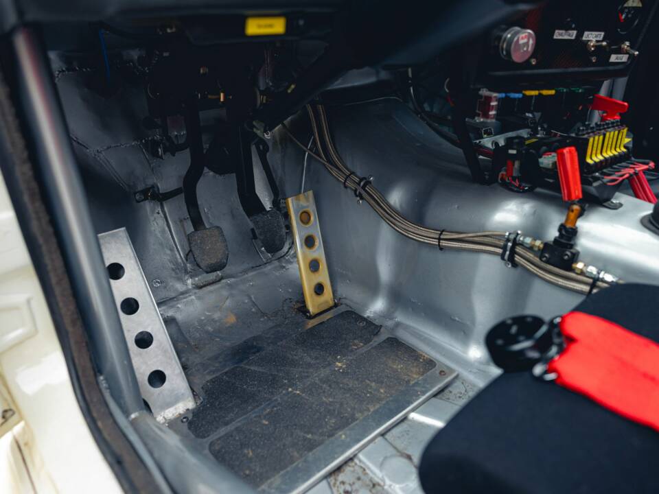 Image 49/56 de BMW M3 (1988)