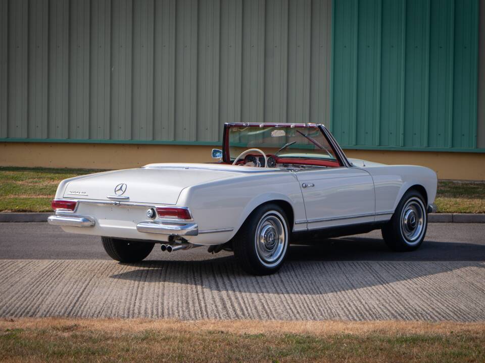 Image 6/33 de Mercedes-Benz 230 SL (1965)