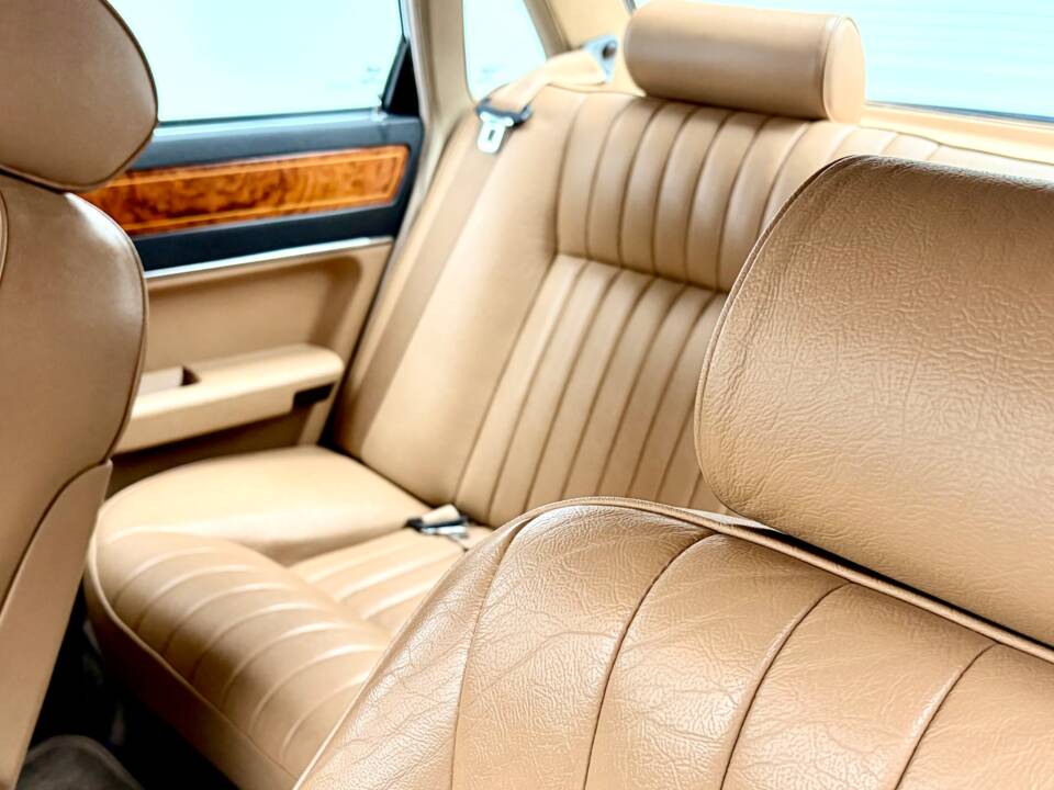 Afbeelding 12/17 van Jaguar XJ 6 4.0 (1990)
