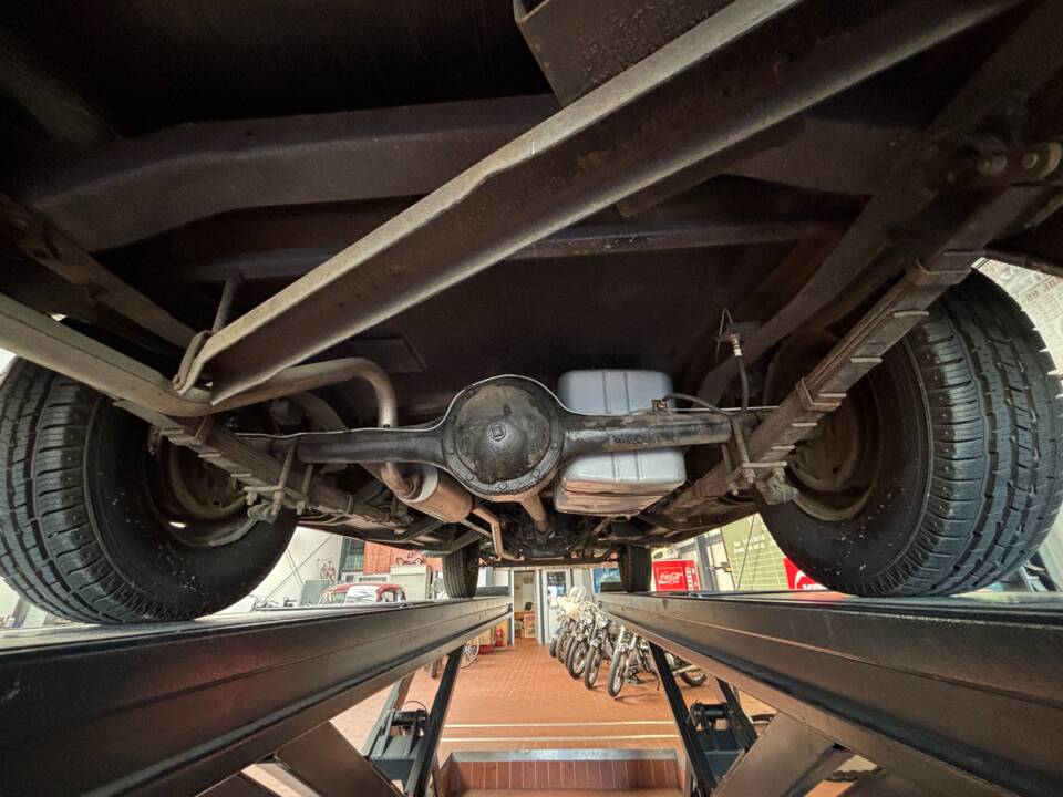 Image 25/34 of Chevrolet 3100 Panel (1955)